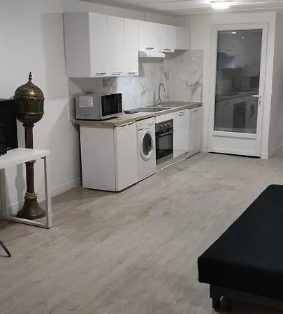 Apartment Centre 4 Pieces Equipe Neuf *